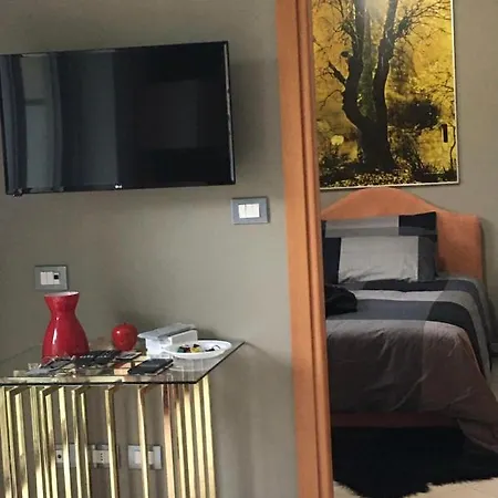 Nel Condominio “la Rosa Dei Venti” 몬테 델 라고